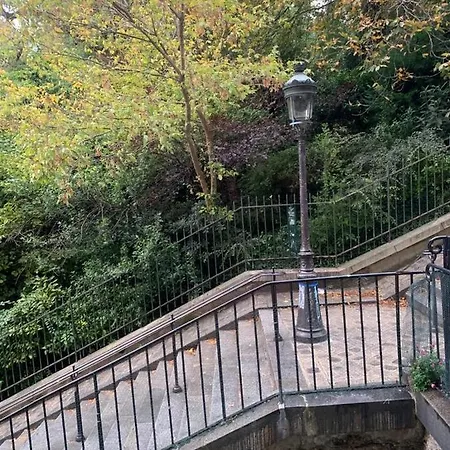 Apartament Au Coeur De Montmartre *
